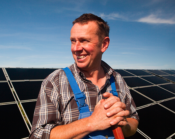 agriculteur qui passe au photovoltaïque